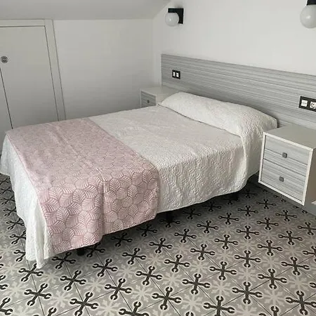 Guest house Restaurante La Nina 2*